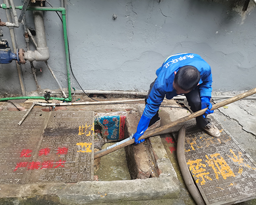 兴和清掏化粪池